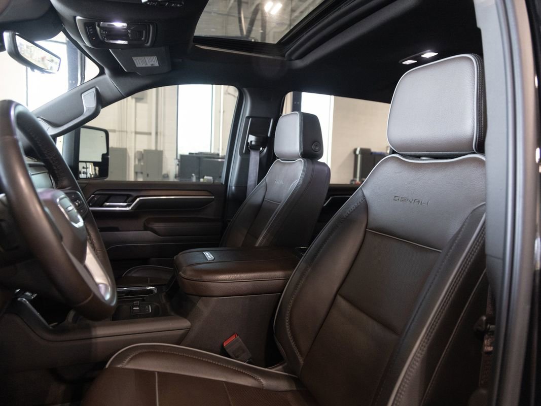 Used 2024 GMC Sierra 3500 Denali w/ Technology Package AWD/4WD image 19