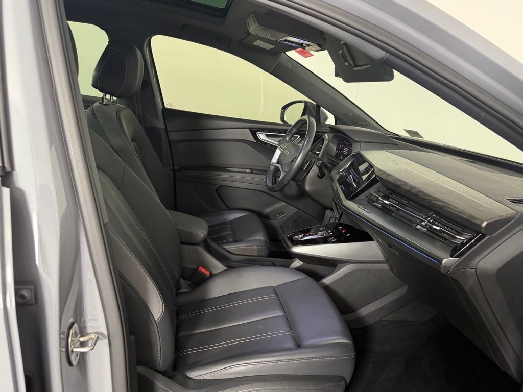 Used 2024 Audi Q4 e-tron Premium Plus w/ Premium Plus image 33