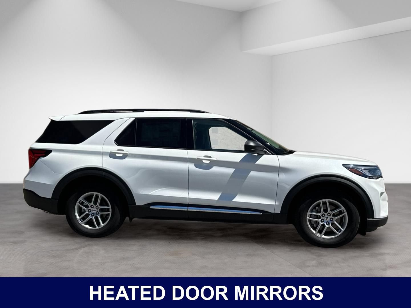 Used 2025 Ford Explorer Active w/ Active Comfort Package RWD image 8