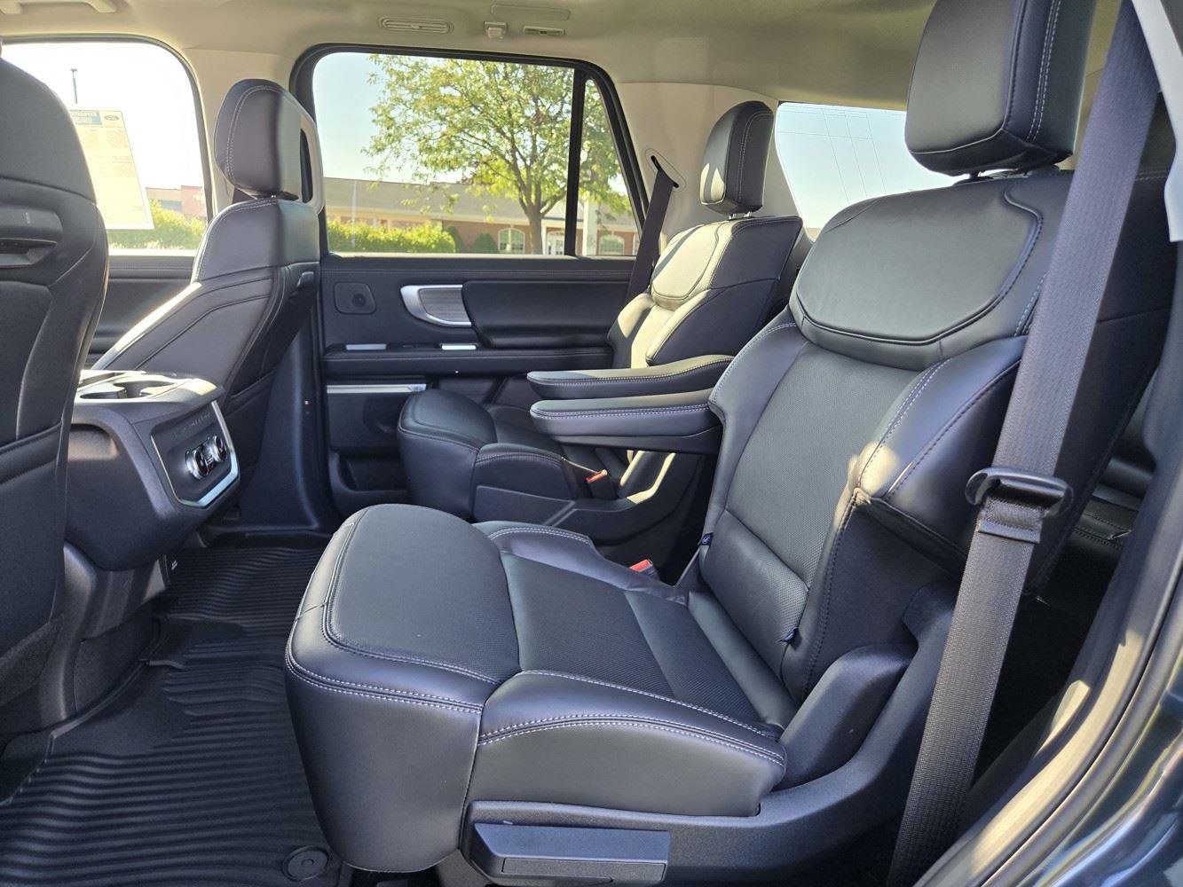 New 2025 Ford Expedition Platinum image 21