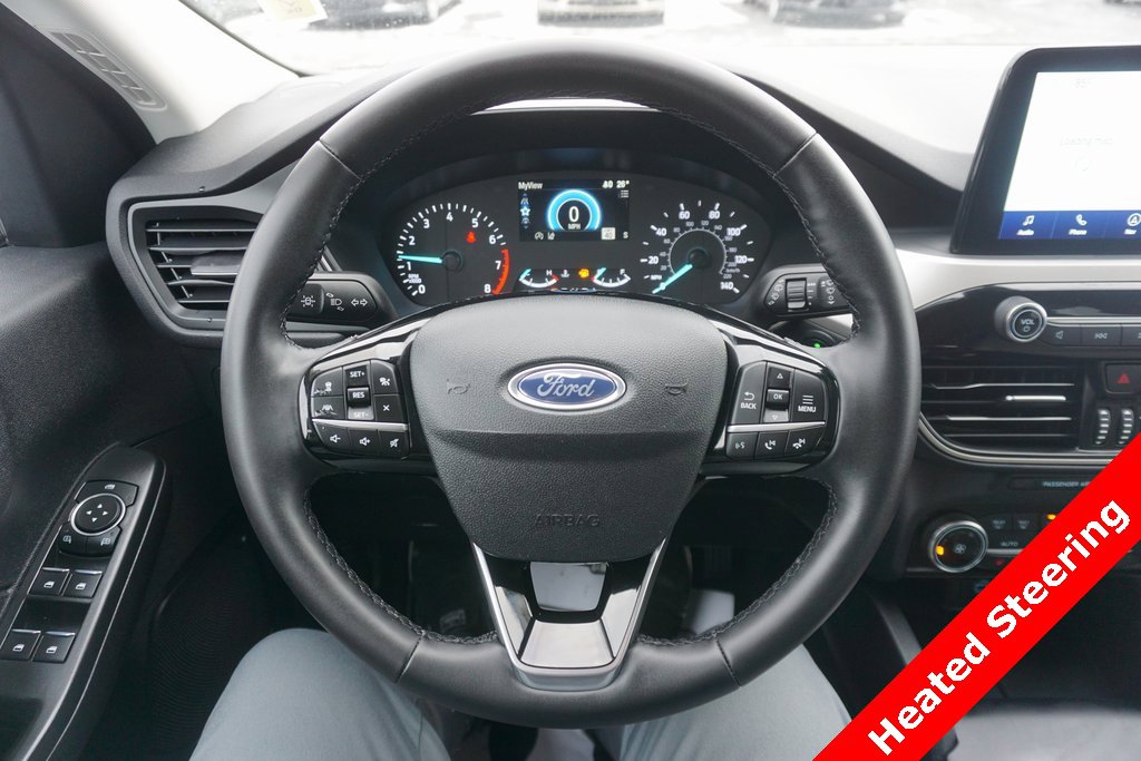 Used 2022 Ford Escape SE w/ Cold Weather Package image 3