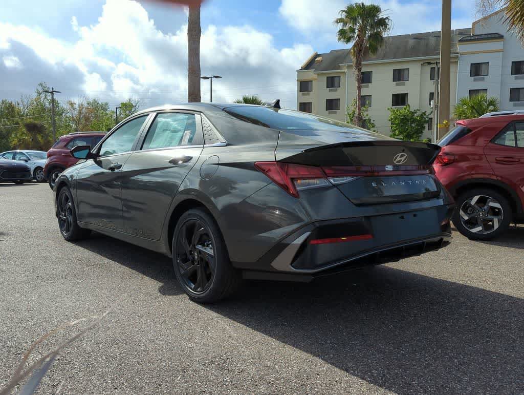 New 2026 Hyundai Elantra SEL Sport Premium FWD image 4