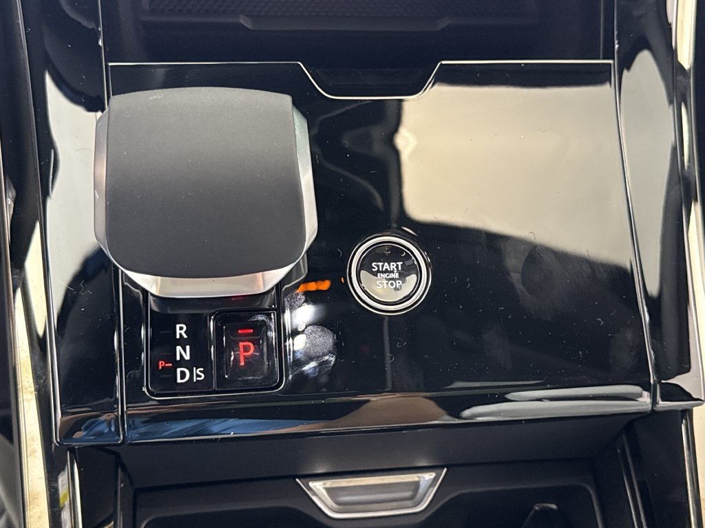 New 2027 Land Rover Range Rover Sport SE AWD/4WD image 18