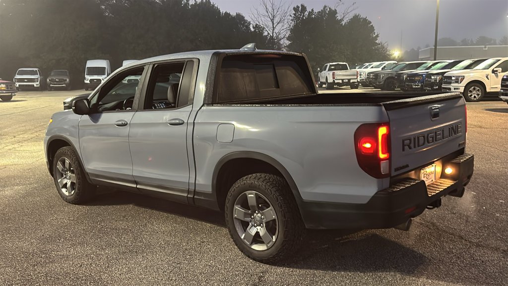 Used 2025 Honda Ridgeline TrailSport image 5