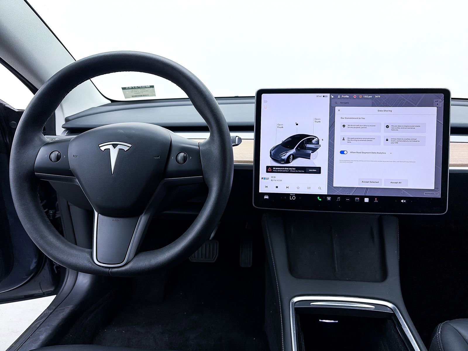 Used 2023 Tesla Model 3 Standard Range image 3