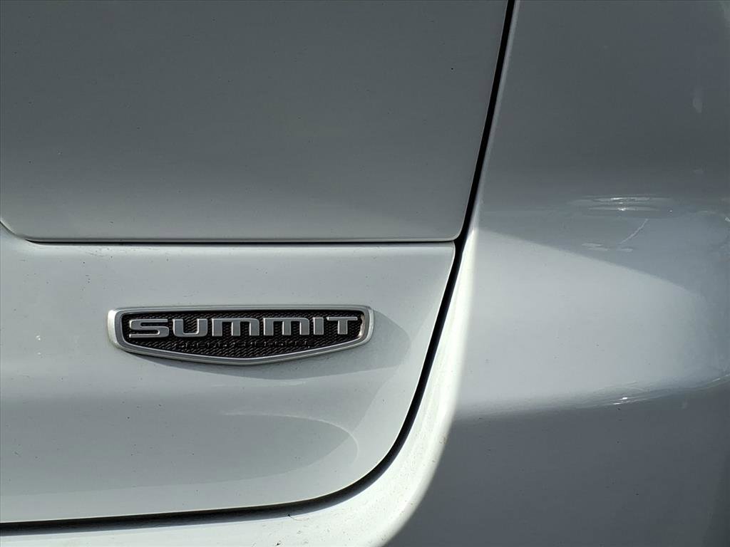 Used 2025 Jeep Grand Cherokee Summit image 9