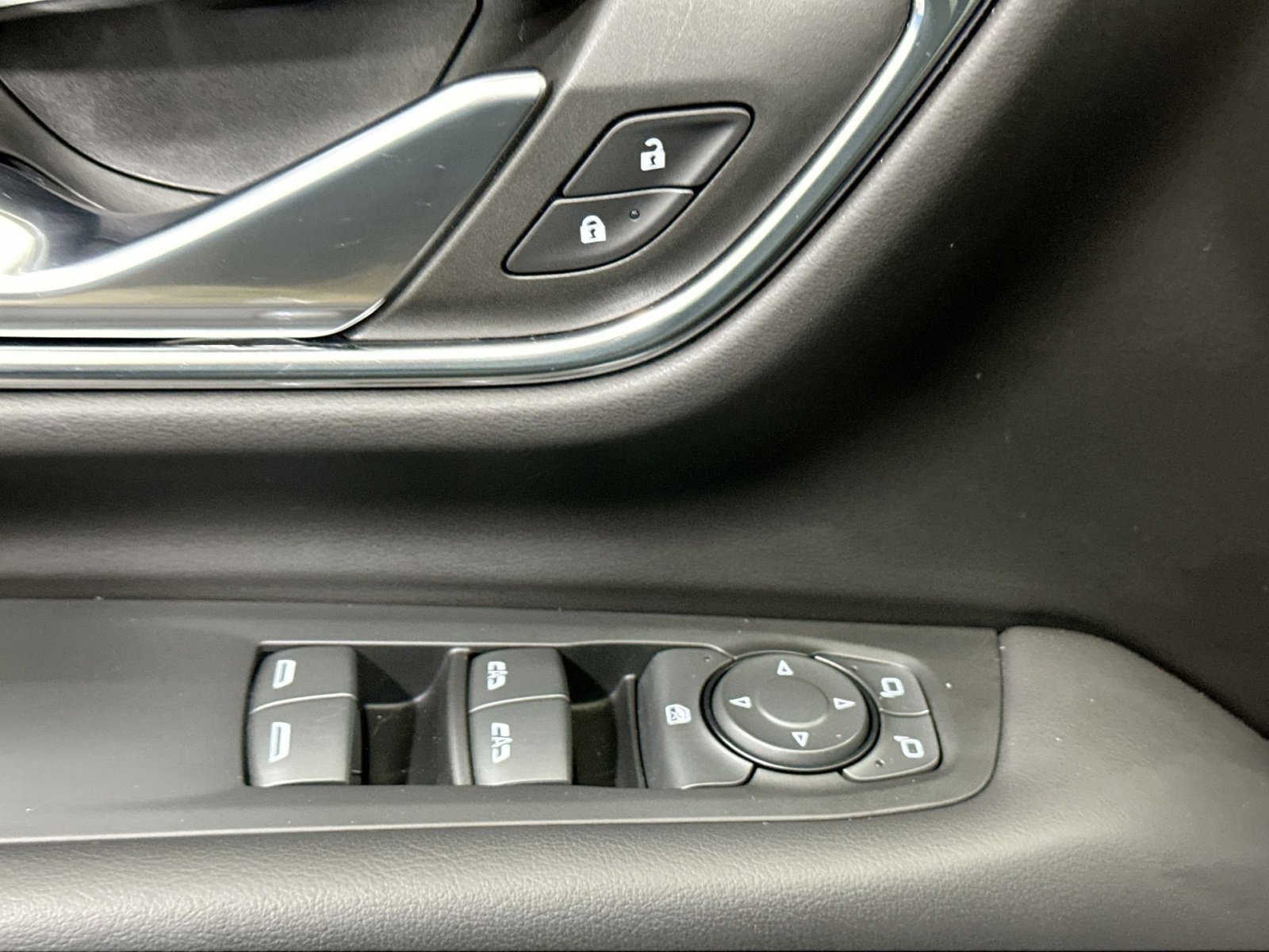 Used 2022 Chevrolet Tahoe LS image 16