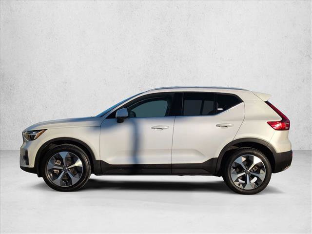 Used 2023 Volvo XC40 B4 Plus w/ Driver Assist Package image 9