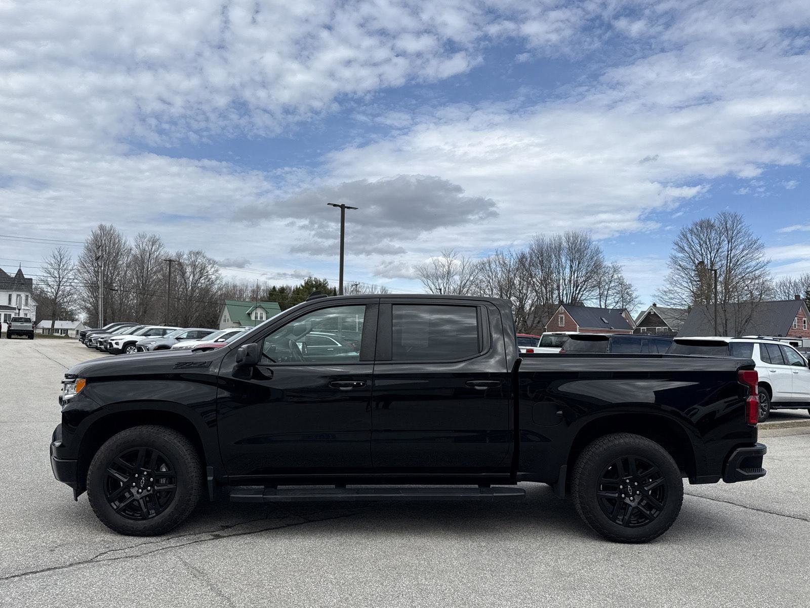 Used 2023 Chevrolet Silverado 1500 RST AWD/4WD image 3