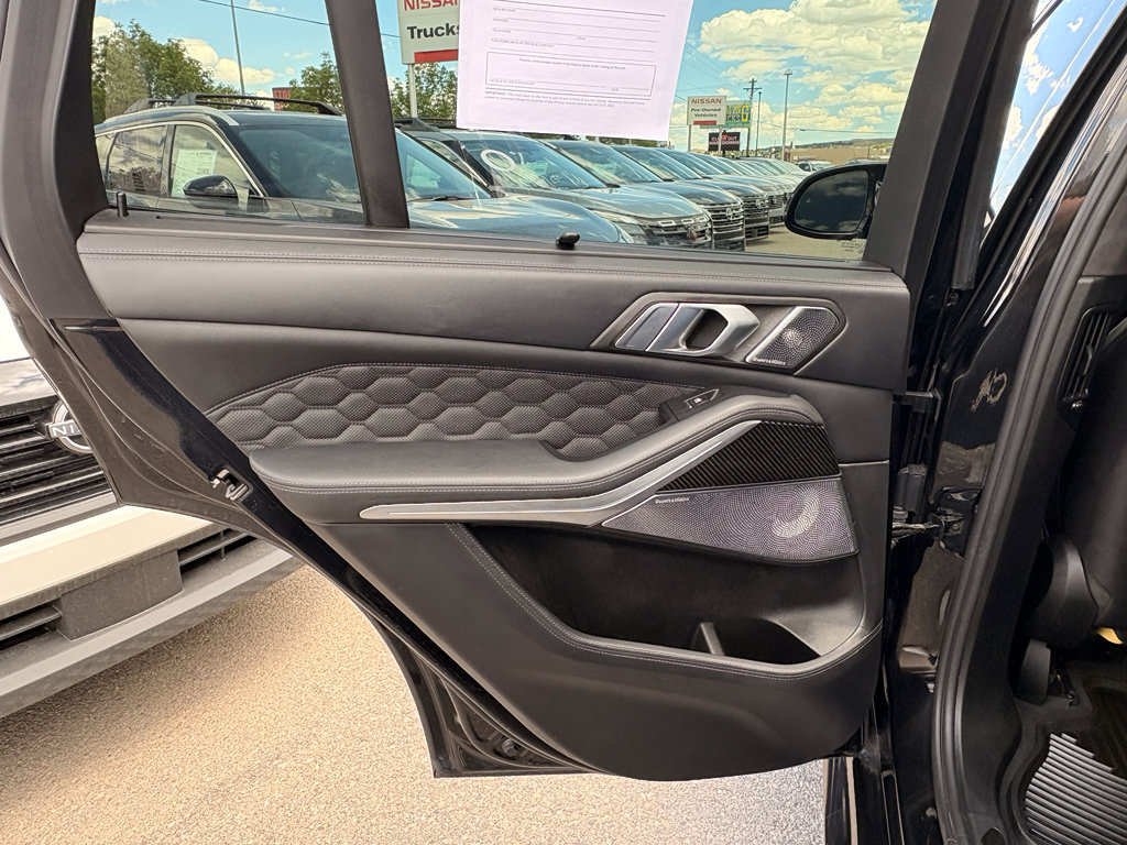 Used 2022 BMW X5 M w/ Competition Package AWD/4WD image 11