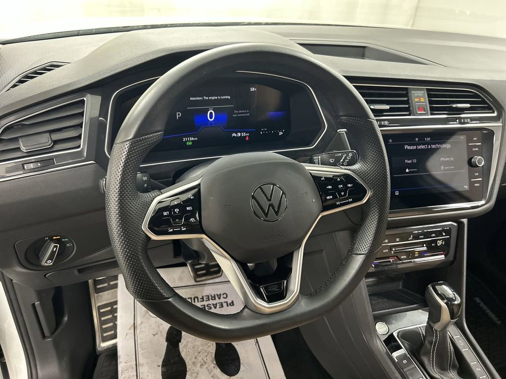 Used 2023 Volkswagen Tiguan SE R-Line FWD image 3