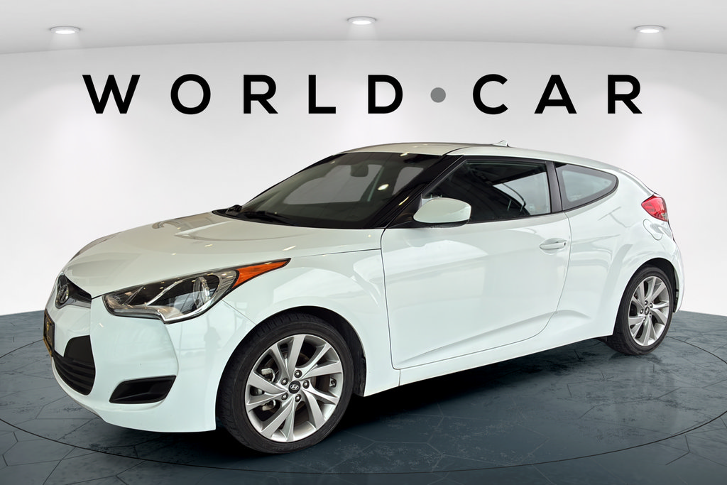 Used 2016 Hyundai Veloster FWD image 7