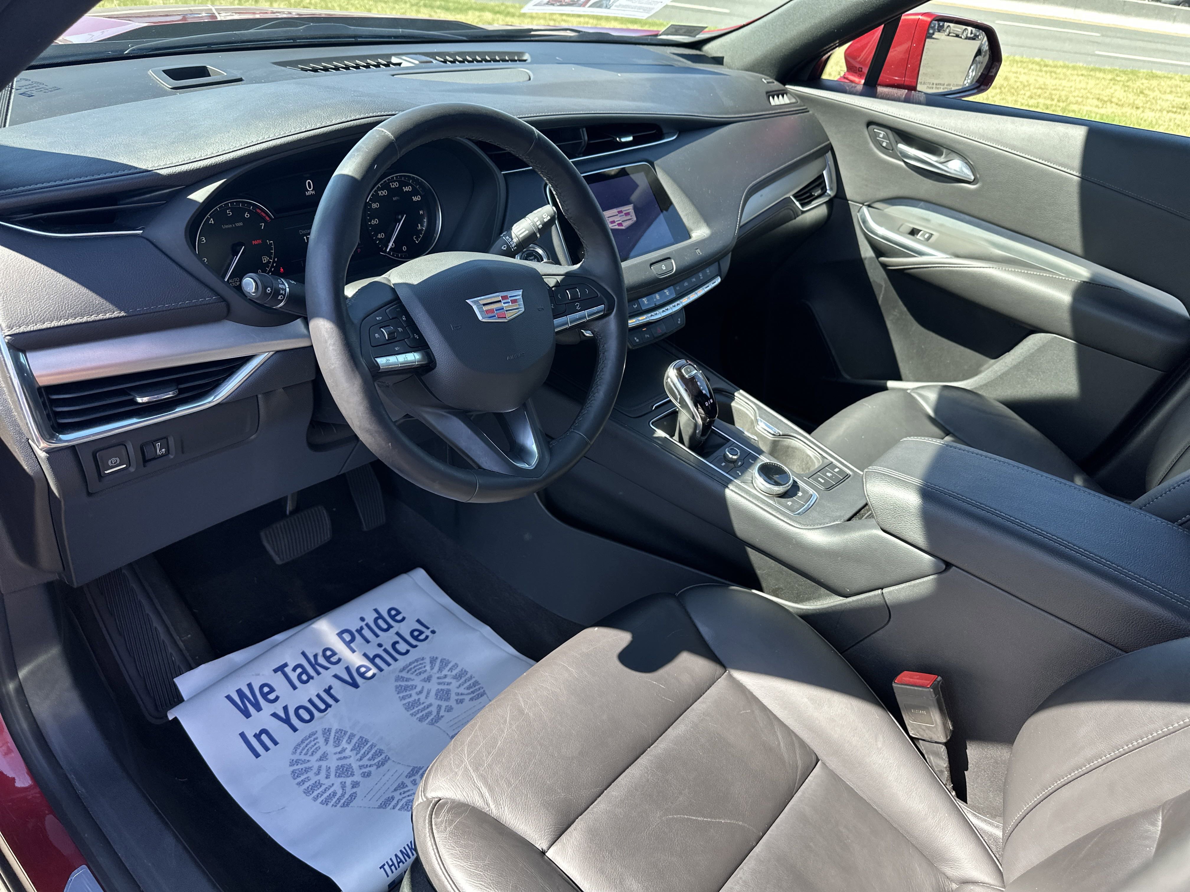 Used 2020 Cadillac XT4 Premium Luxury w/ Cold Weather Package image 9