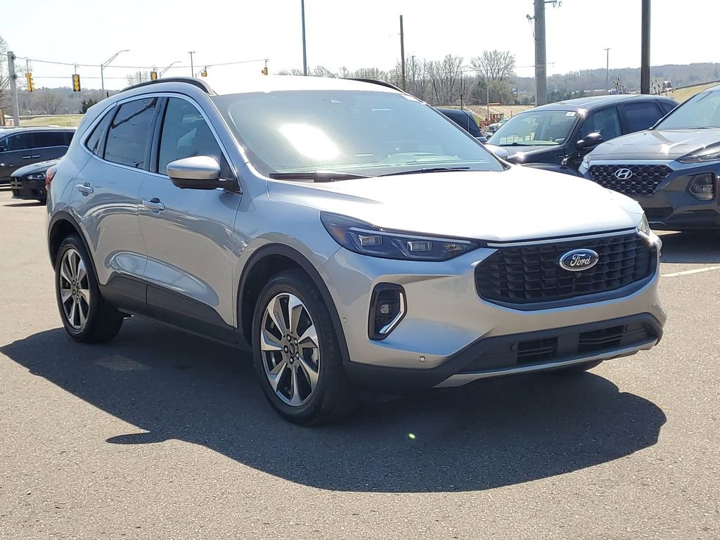 Used 2023 Ford Escape Platinum w/ Premium Technology Package AWD/4WD image 4