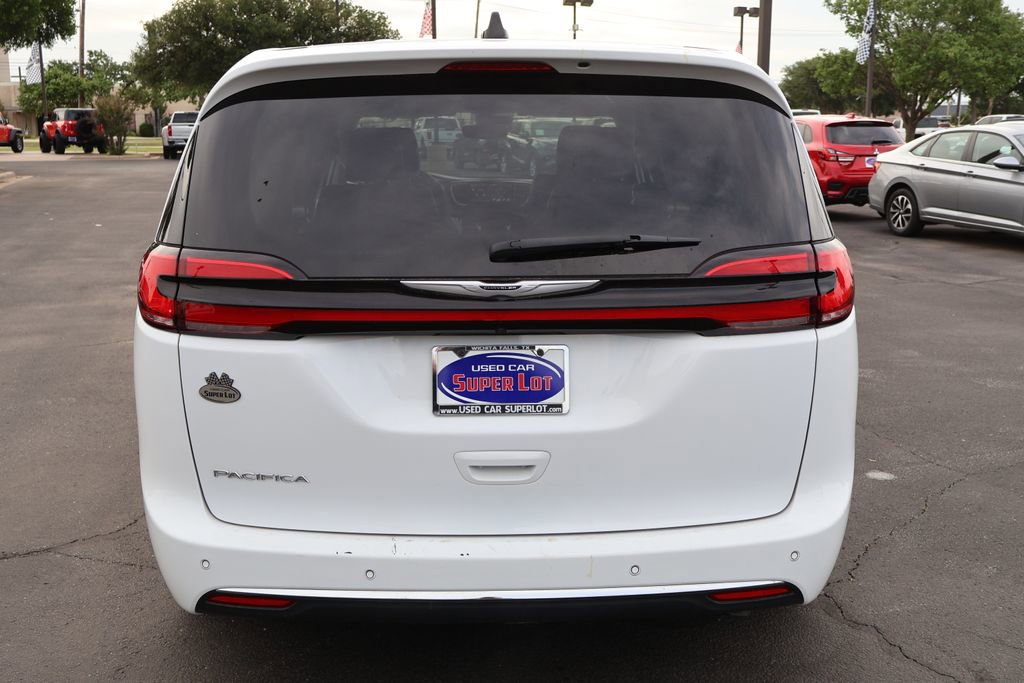 Used 2024 Chrysler Pacifica Touring-L FWD image 14