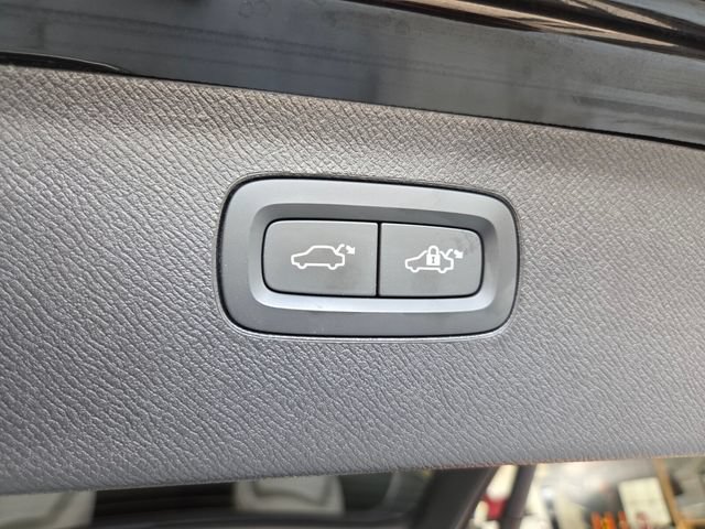 Certified 2025 Volvo XC90 B5 Plus w/ Protection Package Premier AWD/4WD image 22