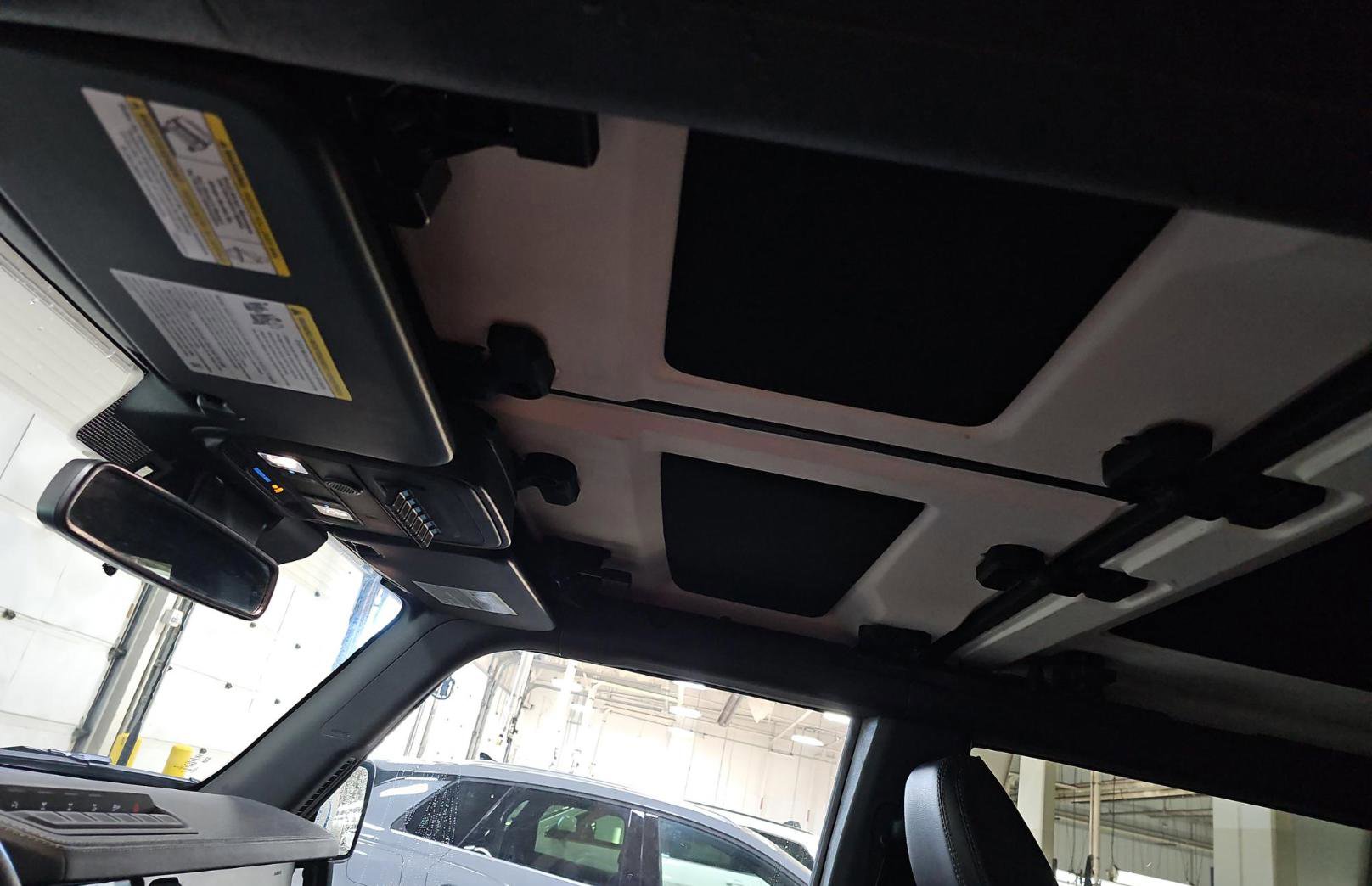 Used 2025 Ford Bronco Badlands image 19