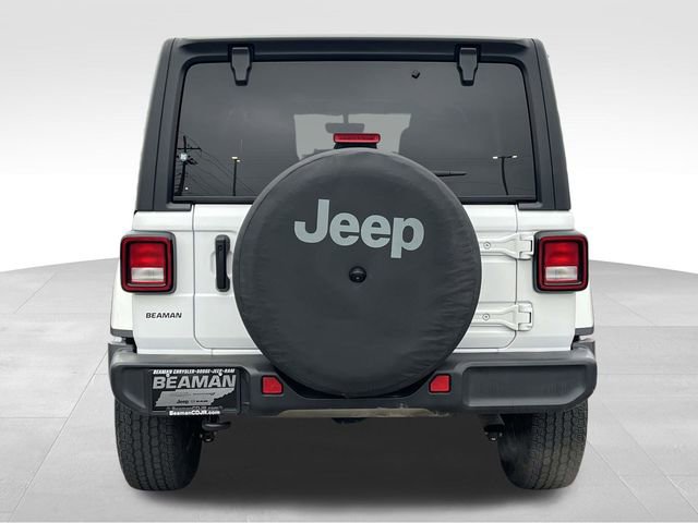 Used 2022 Jeep Wrangler Unlimited Sahara w/ Cold Weather Group image 6