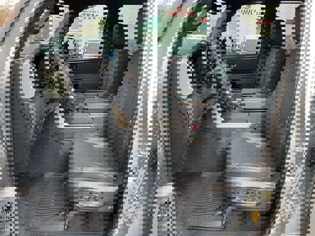 Used 2025 Toyota Tundra Limited image 2