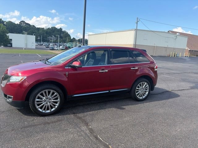 Used 2013 Lincoln MKX AWD image 3