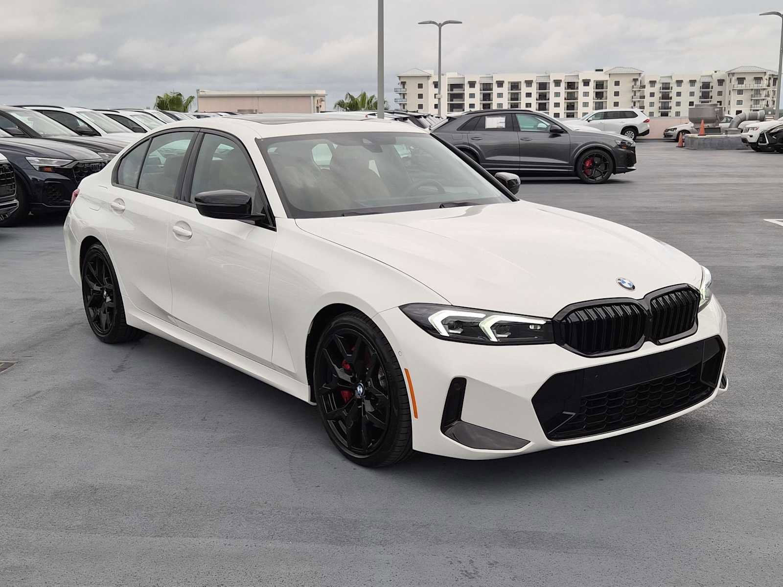 Used 2026 BMW 330i Sedan w/ M Sport Package image 8
