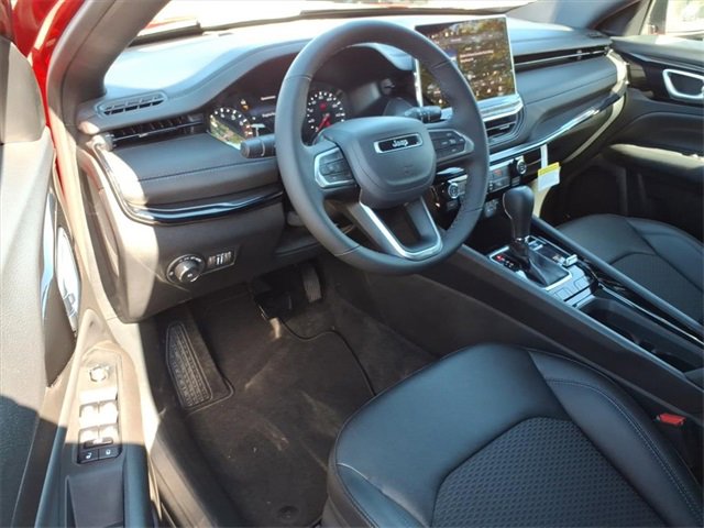 New 2026 Jeep Compass Latitude image 14
