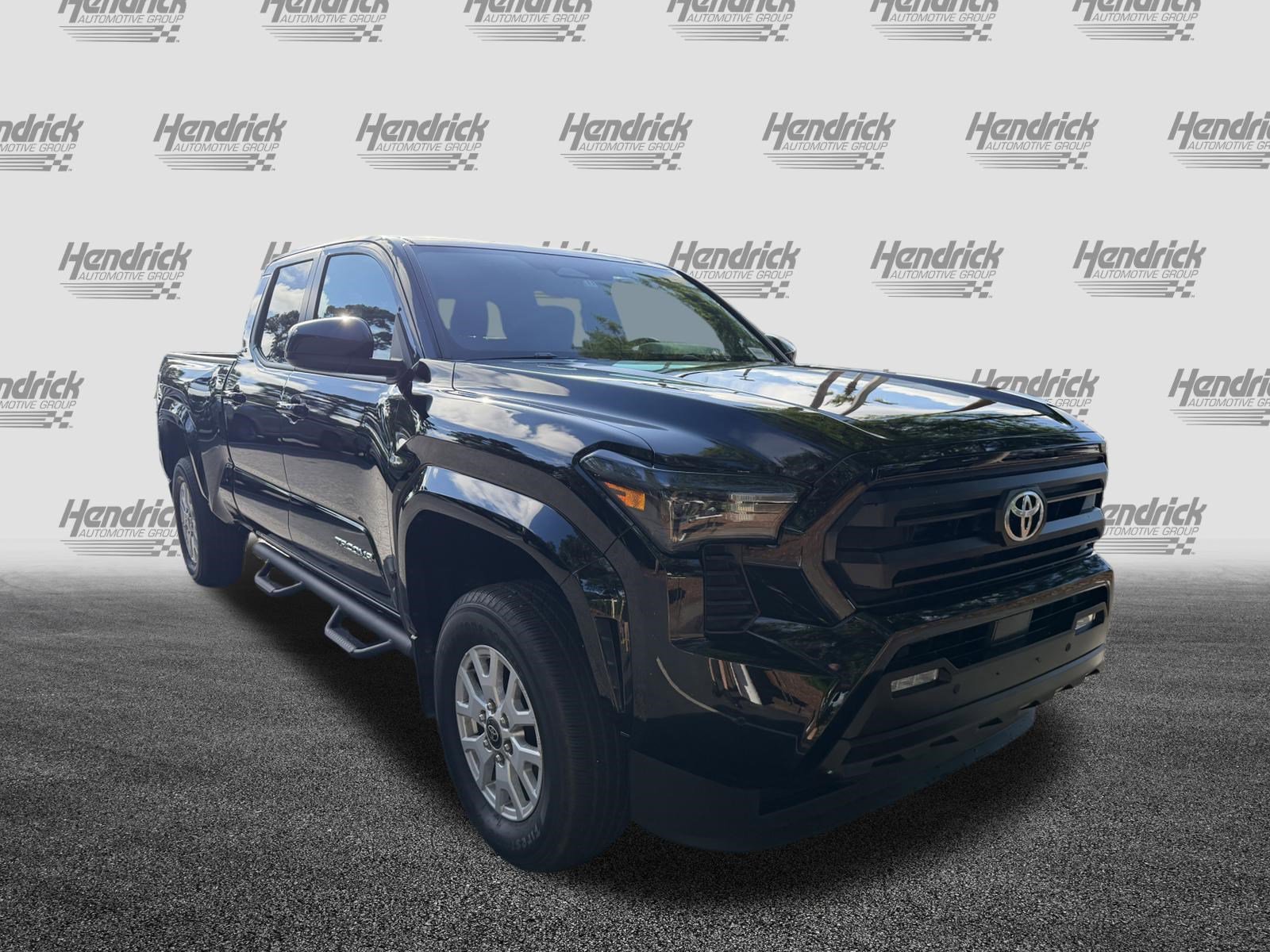 Used 2024 Toyota Tacoma SR5 AWD/4WD image 2