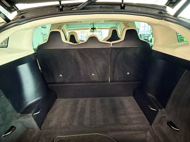 Used 2018 Tesla Model X 75D image 23