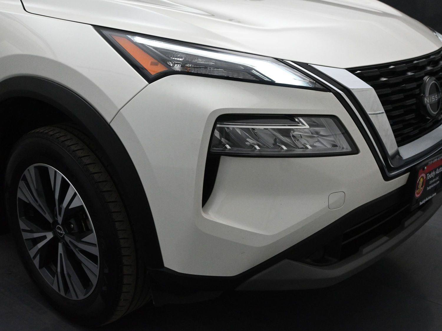 Used 2023 Nissan Rogue SV AWD/4WD image 17