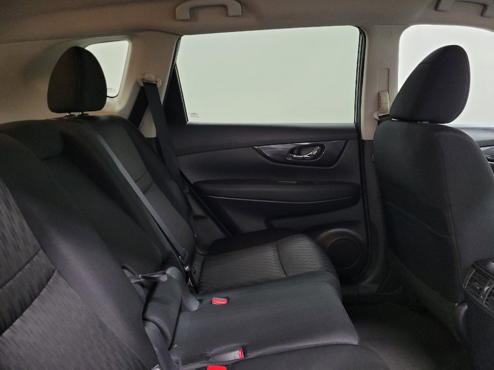 Used 2018 Nissan Rogue SV w/ Premium Package image 19
