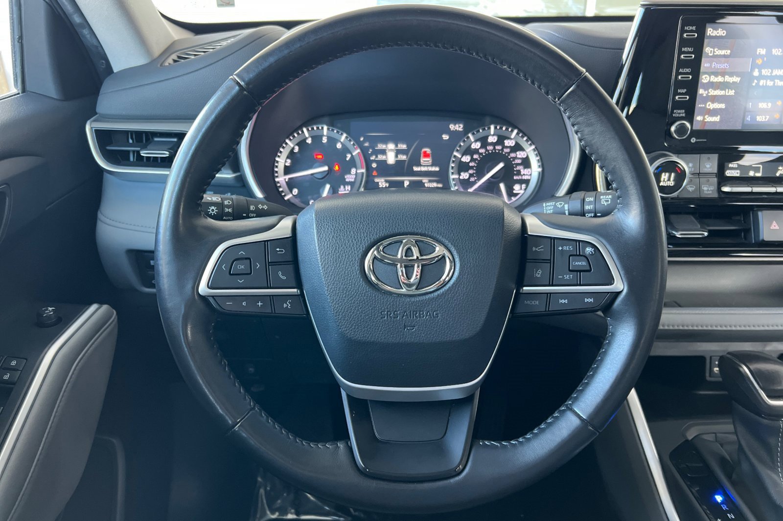 Certified 2022 Toyota Highlander XLE image 25