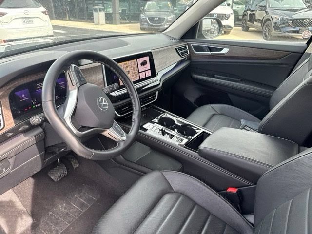 Used 2025 Volkswagen Atlas SEL AWD/4WD image 9
