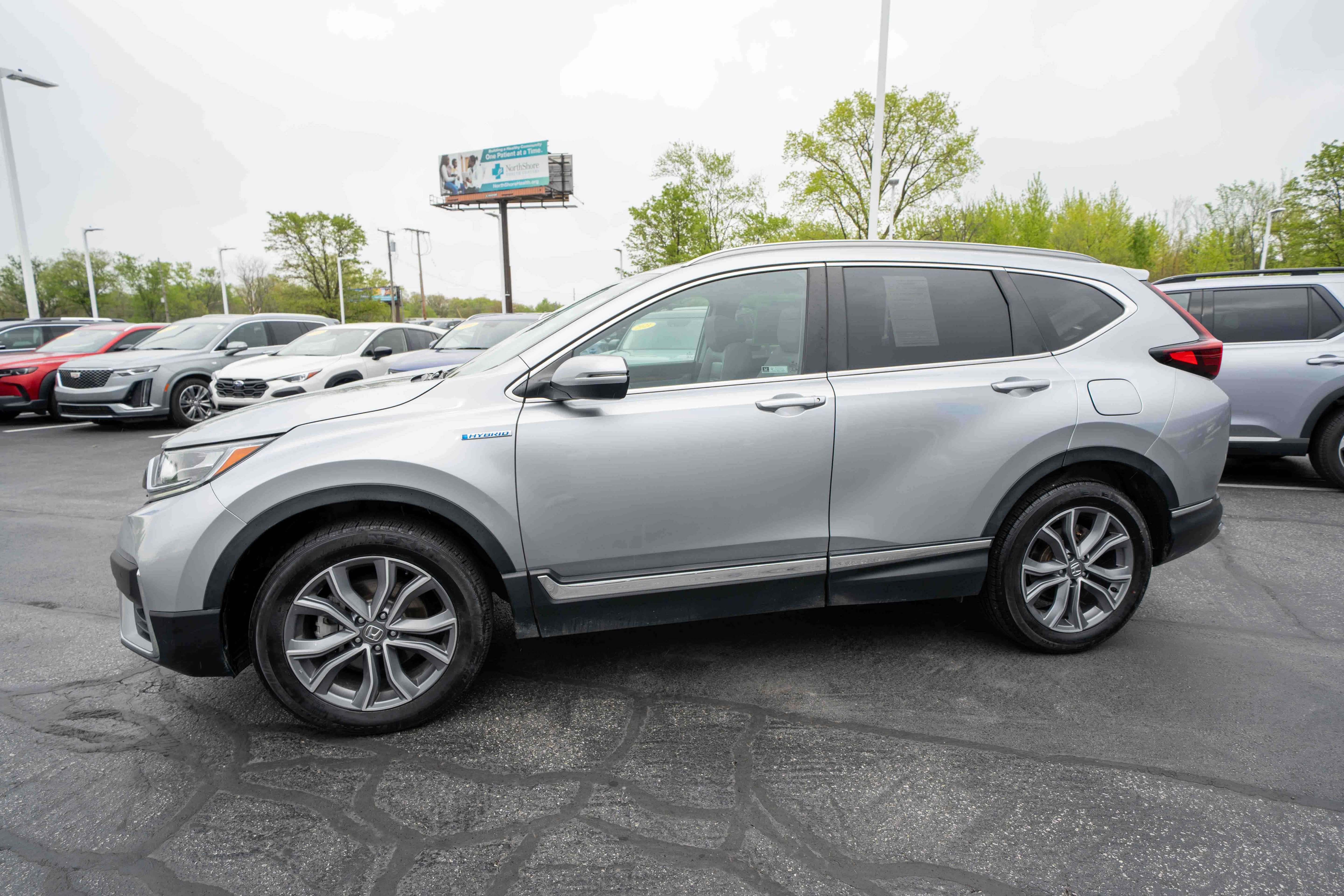 Used 2020 Honda CR-V Touring image 2