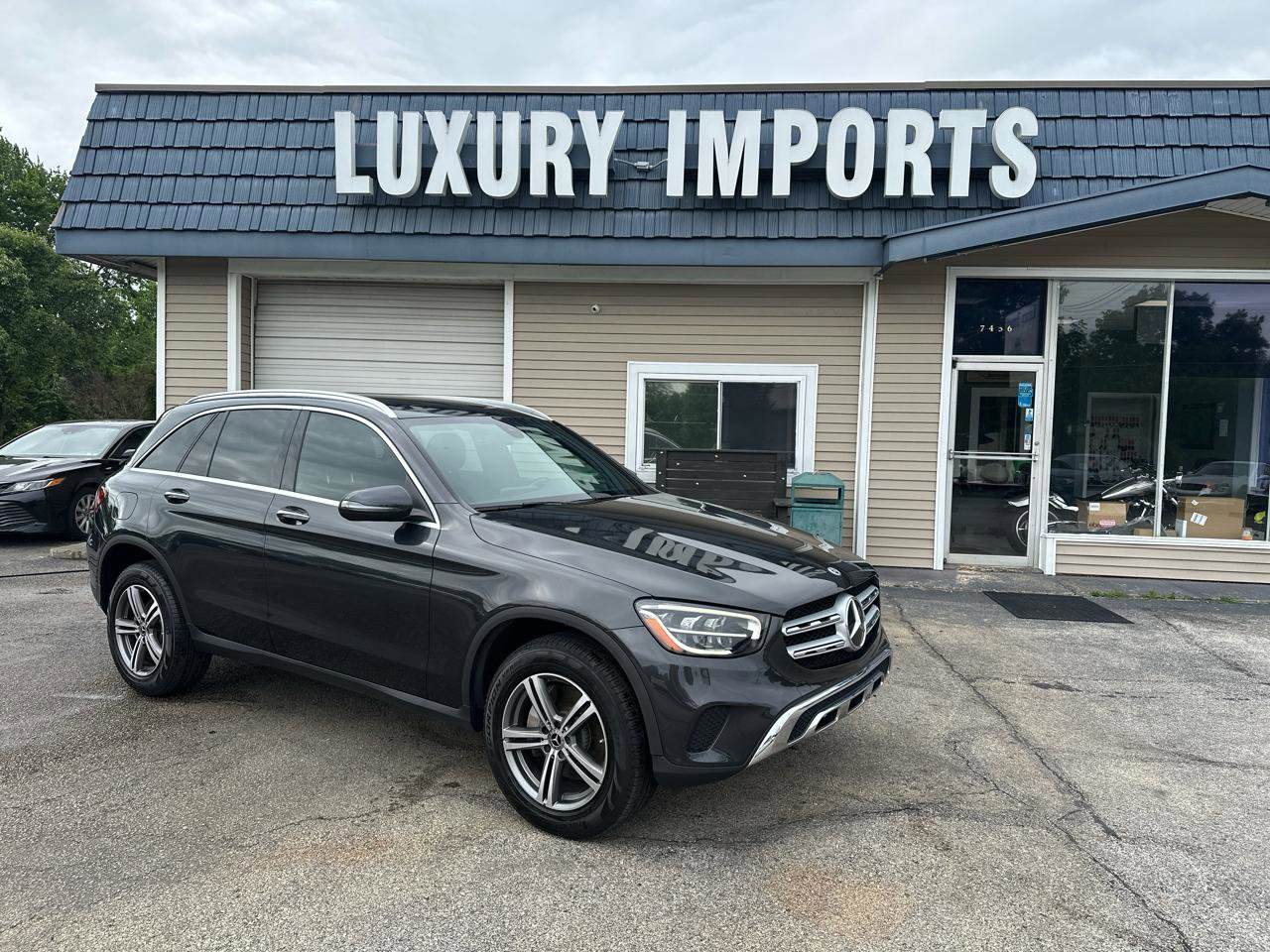 Used 2020 Mercedes-Benz GLC 300 4MATIC image 2