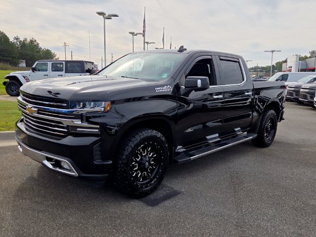 Used 2019 Chevrolet Silverado 1500 High Country w/ Z71 Off-Road Package AWD/4WD image 3