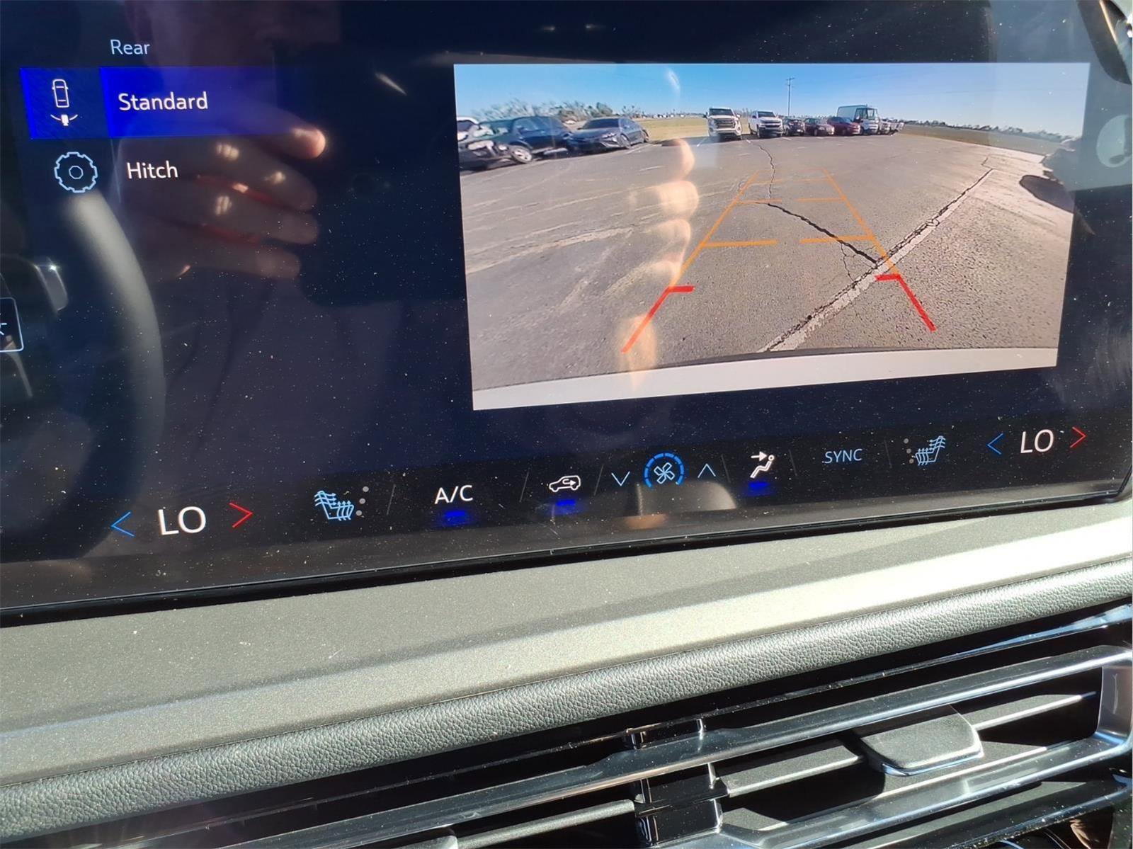 New 2026 Chevrolet Traverse LT image 25