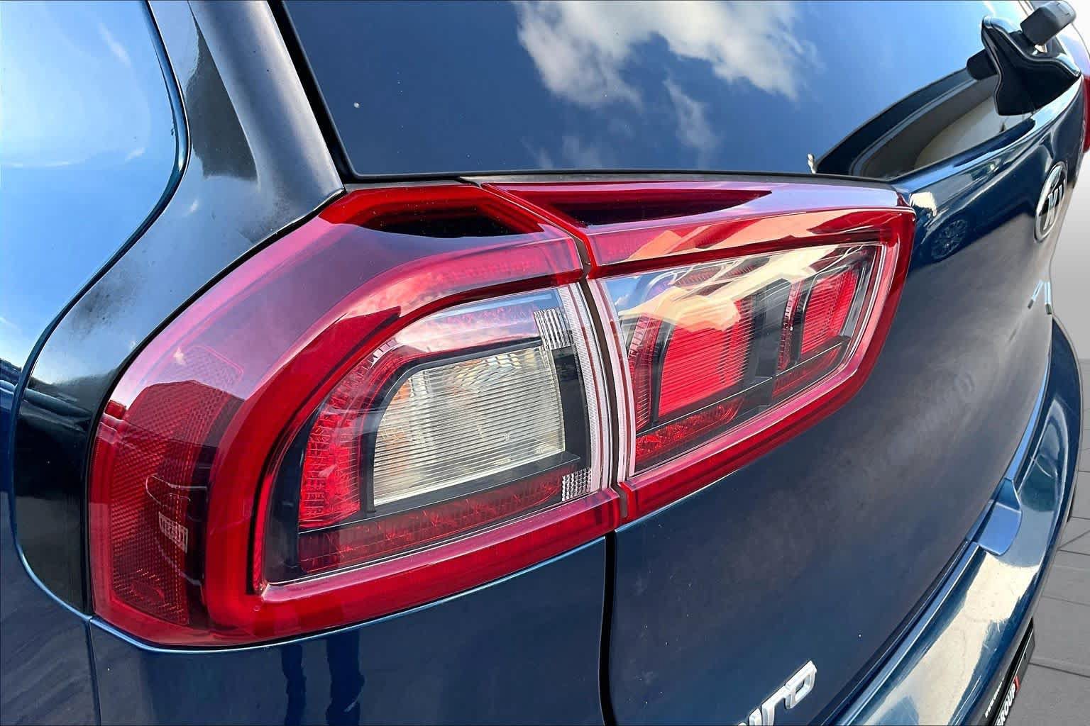 Used 2019 Kia Niro LX FWD image 27