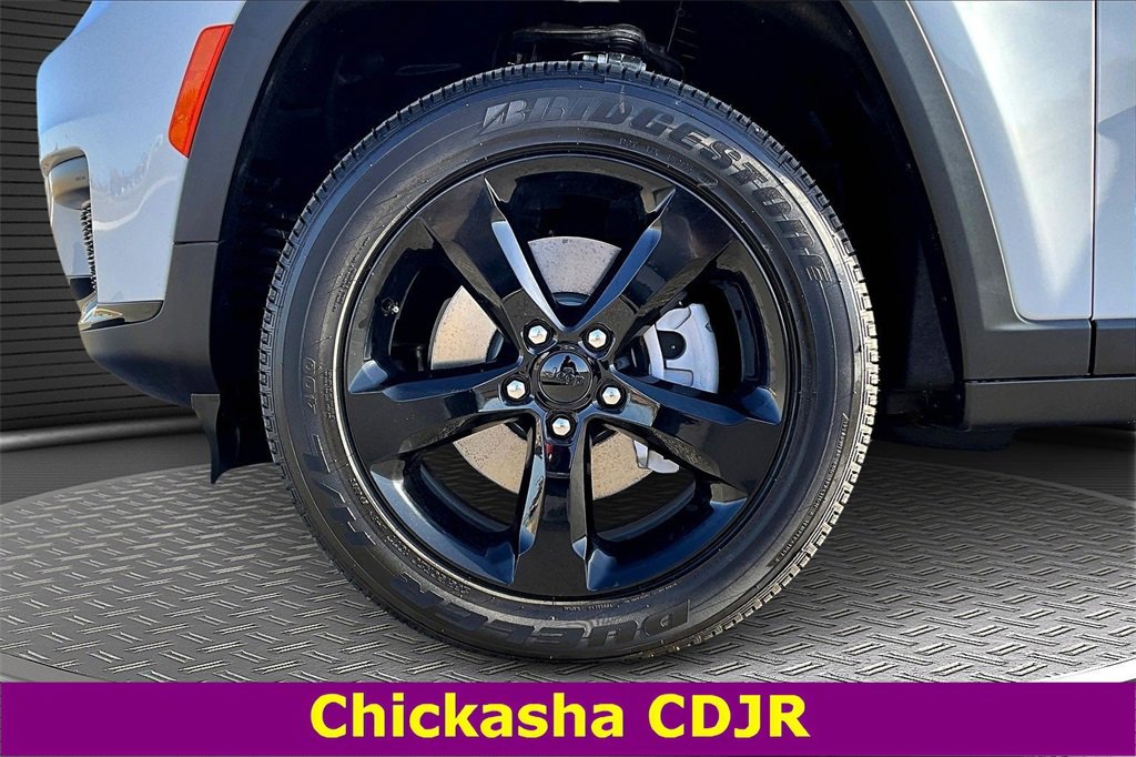 New 2025 Jeep Grand Cherokee L Altitude image 12