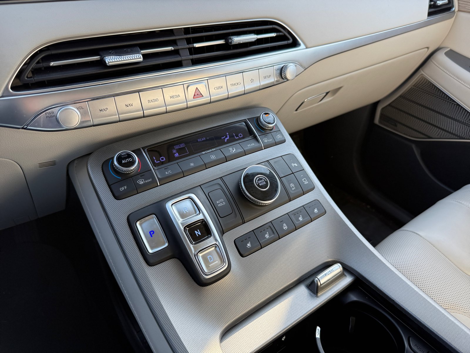 Certified 2022 Hyundai Palisade Limited FWD image 13