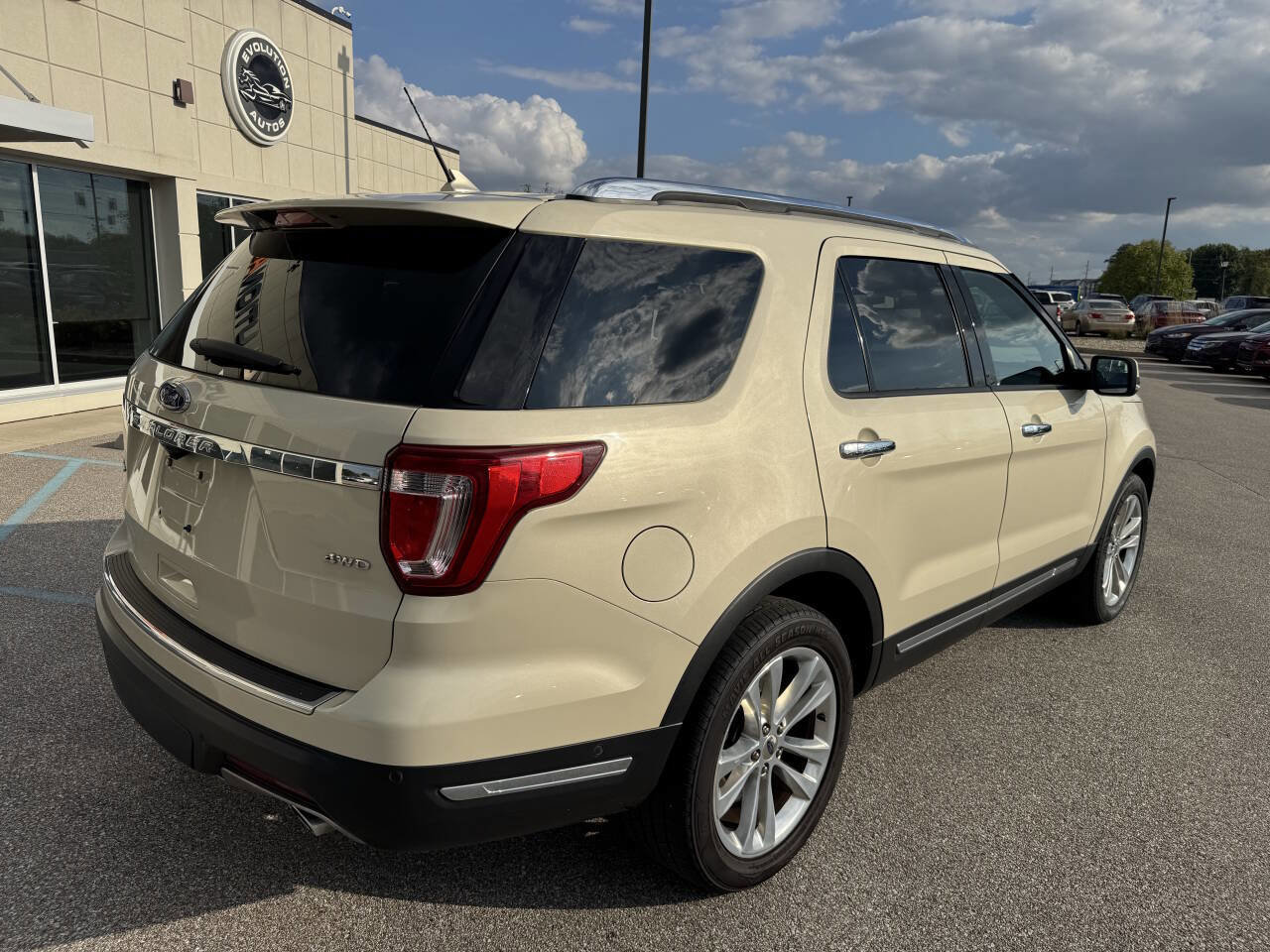 Used 2018 Ford Explorer Limited w/ Equipment Group 301A image 7