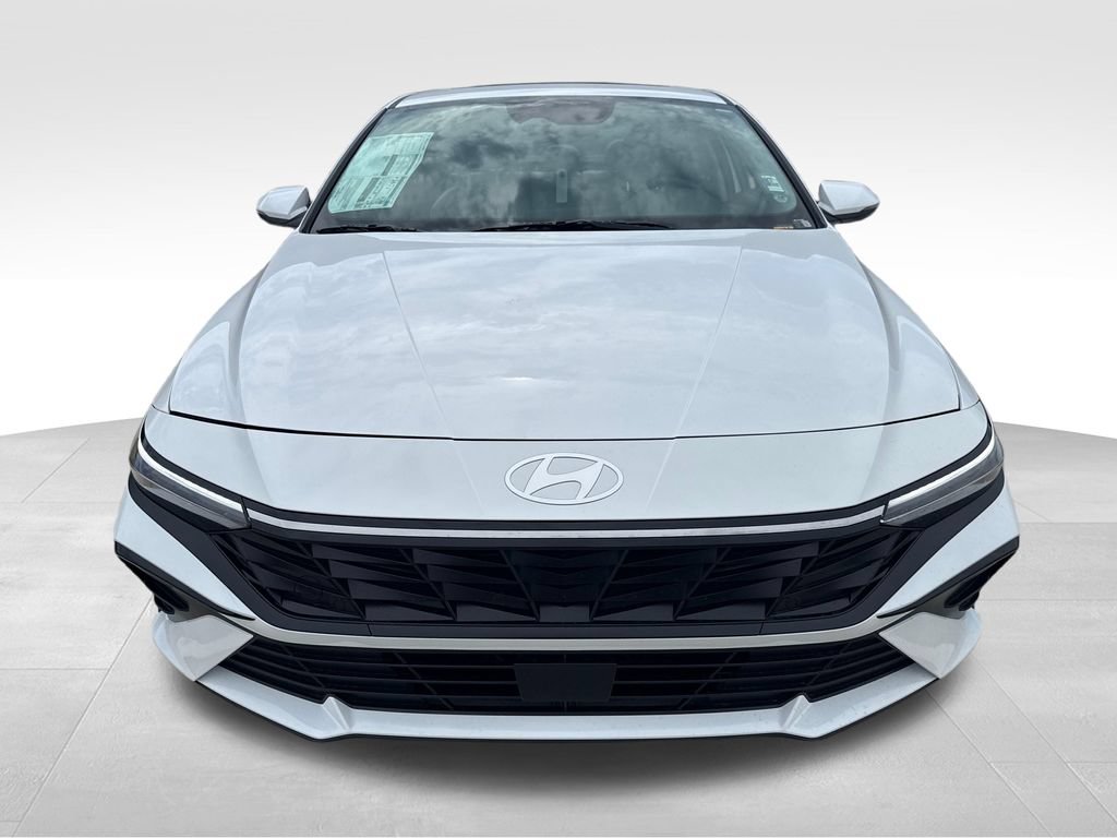 New 2026 Hyundai Elantra Limited FWD image 11