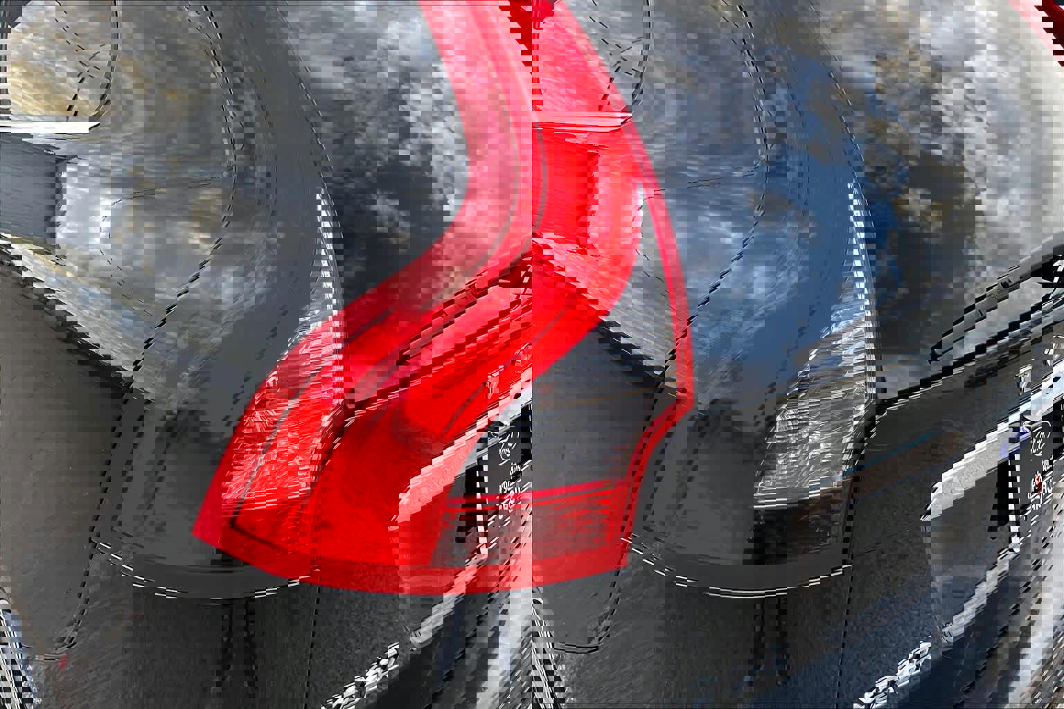 Used 2016 Volvo XC60 T5 Platinum image 27