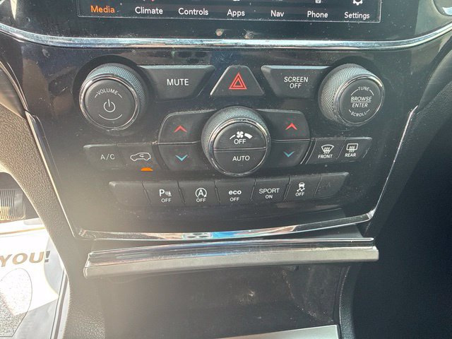 Used 2021 Jeep Grand Cherokee Laredo X AWD/4WD image 24