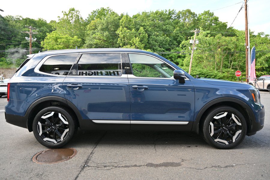 Used 2025 Kia Telluride S FWD image 7