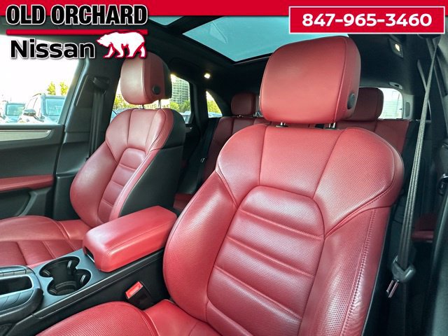 Used 2020 Porsche Macan Turbo AWD/4WD image 12