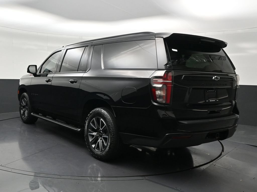 Used 2023 Chevrolet Suburban Z71 w/ Luxury Package AWD/4WD image 3