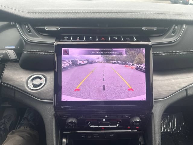 Used 2025 Jeep Grand Cherokee Limited RWD image 24