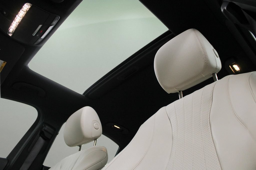 Used 2023 Mercedes-Benz E 350 4MATIC Sedan image 41
