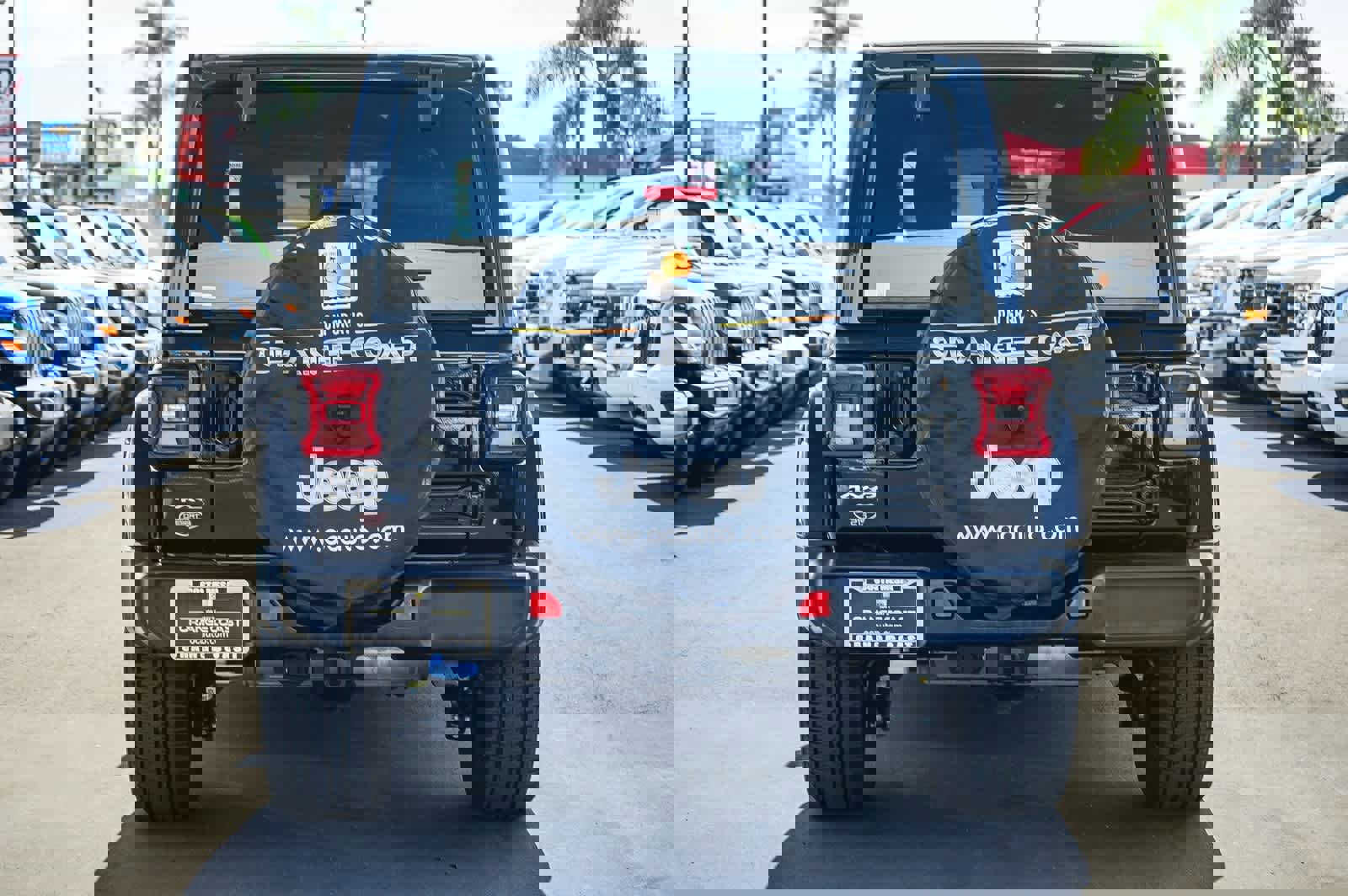 Used 2023 Jeep Wrangler Sahara image 5