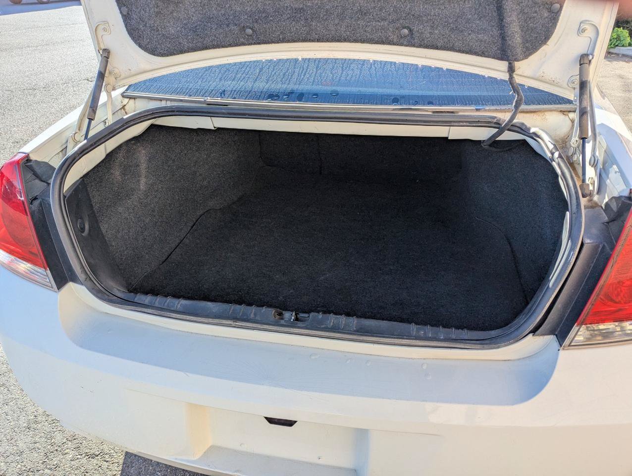 Used 2006 Chevrolet Impala LTZ FWD image 19